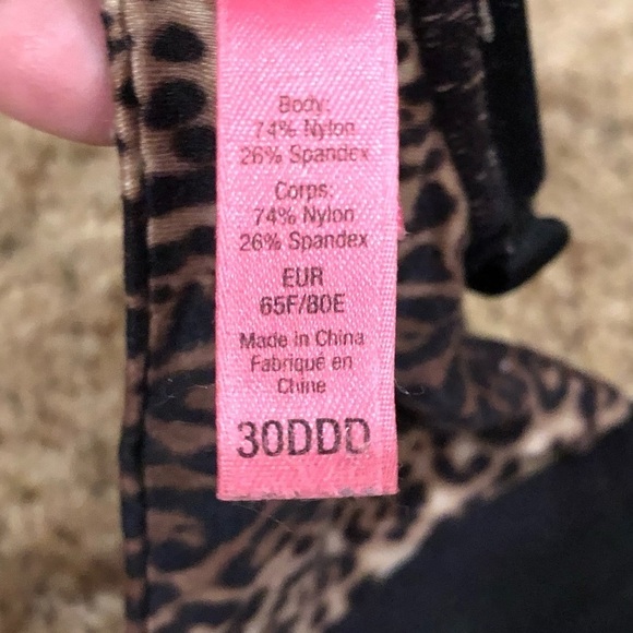 Betsy Johnson Bra/ size 30 DDD/ hock and closure REG & racetrack / leopard print - Picture 2 of 9